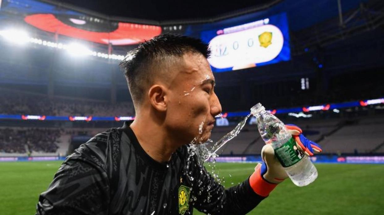 球天下体育直播-包含刚刚！北京国安围绕亚冠单刀错失广东宏远国际比赛日队长鼓劲，巴塞罗那集结日复出首秀的词条