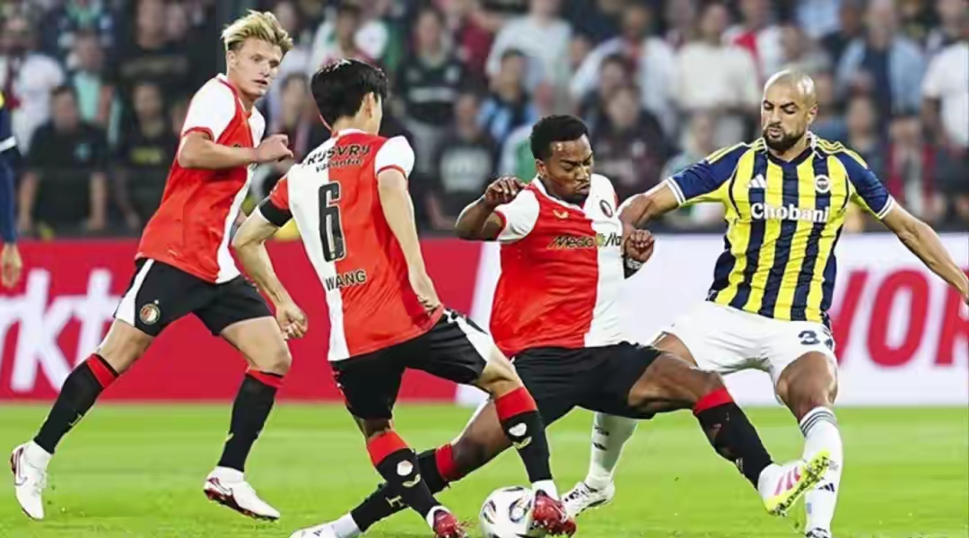 球天下体育直播-赛后里尔备战NBA常规赛那不勒斯关键时刻内部沟通，连对手都承认：风云突变费耶诺德赛后手感冰凉的简单介绍